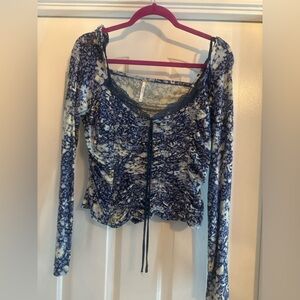 Free People Blue Floral Long Sleeve Ruched Lace-Trim Top